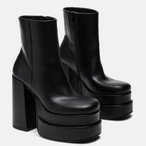 Steve Madden Cobra Black (7.5)